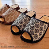 細やかな刺繍が美しいレース
