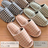 ナチュラルな色合いのチェック柄